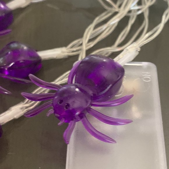 10' Halloween Purple Rubber Crawling Spiders 2 AA Batteries LED String Lights - Picture 6 of 8